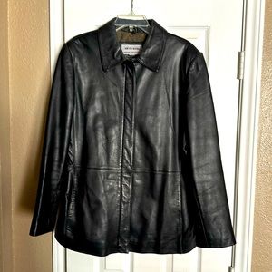 Ladies, black 100% leather size large, arctic river jacket excellent condition